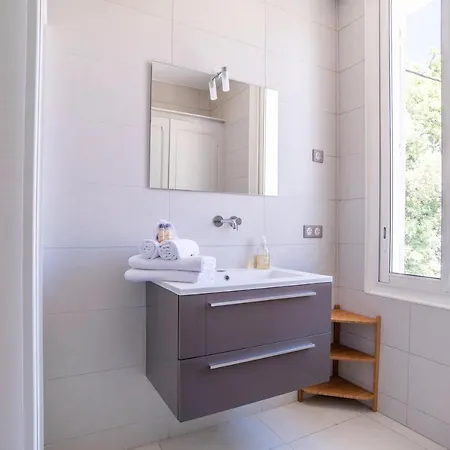 Bright 100 M With Terrace And Sea View * Hyeres
